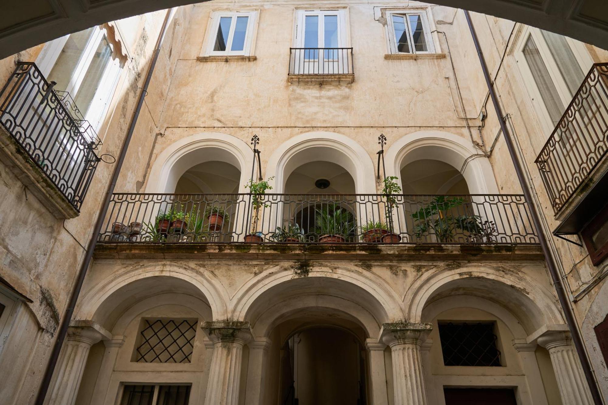 Dimora Storica Giostra Vecchia - Palazzo Grisolia 1809 Cosenza Esterno foto